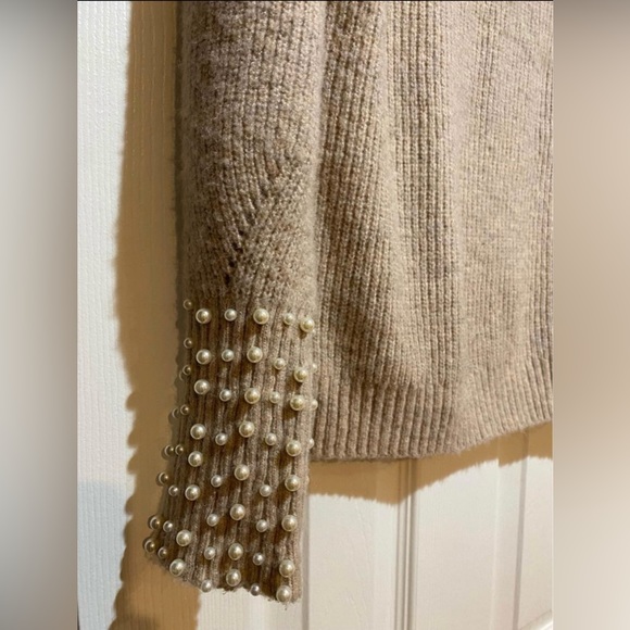 Women’s Sweater with Pearls S/M - Picture 3 of 3